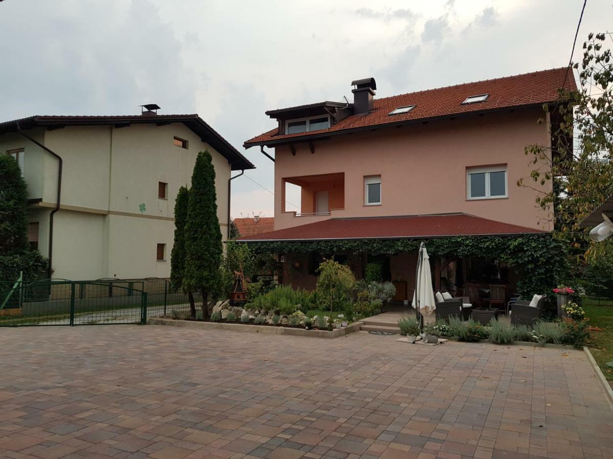 A&T Apartment Zaprešić Esterno foto